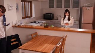 DASS-703 トレーナーの子宮をエグるバックピストンにイキ堕ちして毎日寝取られに通う巨尻妻 逢沢みゆ