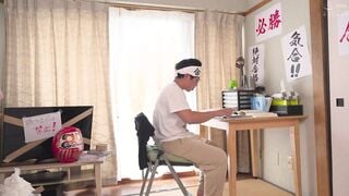 HUNTC-360 「ムラムラしたら家族でヌイて発散して！」家族総出の射精サポート応援団！大学合格まで母と4姉妹が全面エロサポート！オナホ代わりに中出ししまくり！