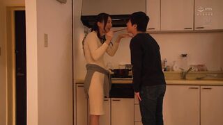 JUR-430C 合鍵をもらった人妻が、男子学生が卒業するまで中出しされた一人暮らし部屋。 小野りんか