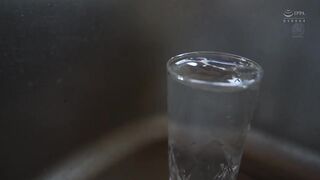 JUL-786 専属・本田瞳の本気イキ！！連続絶頂に乱れ堕ちる…！！ 密着中出しセックス ～バーで知り合った常連客と行きずりの不倫性交～
