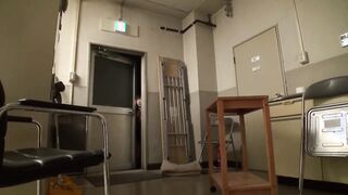SCOP-082 ネットで自分のパンツを売る女子校生は、金を欲しがるかと思いきや、生脱ぎ姿に勃起した男のチ●コを欲しがる肉食系女子校生だった！！