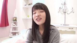 SABA-361 素人女子大生限定！パンティ素股でカチカチち●ぽがアソコに擦れて赤面発情！クロッチは恥ずかし汁まみれ！そのまま生で擦り合わせて、ヌルヌルワレメに結局つるん