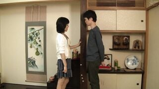 DBNK-073 家の中で母に勃起チ○ポ見せたら…手コキフェラまでいけちゃう！？4時間
