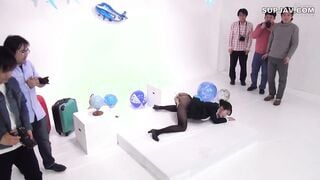 【モザイク破壊】DVDMS-243 大手航空会社勤務の憧れの美脚キャビンアテンダント限定！「固定バイブモデル」に挑戦！制服撮影会でカメラに向かってハレンチなポーズを要求さ