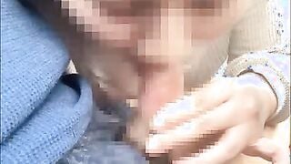 FC2-PPV-4737683 新妻さんの車内手コキとフェラ動画になっています。