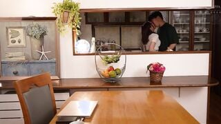 JUR-378C 「義母さんが、オトナの接吻を教えてあげる…。」 初心な夫の連れ子の唇と童貞を奪う豊満義母 古東まりこ