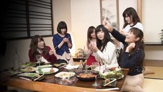 SCOP-276 地元の同窓会で人妻になった同級生達とすごーくHな王様ゲームをしたら、憧れのあの子のおっぱいとパンティが見放題になって、さらにヤリまくり！！