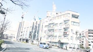 336KNB-373 【昔ヤッたハマのスケベ妻、いまだにレスだというもんで…また呼んでみた】綺麗な顔立ちにフワフワの柔らか～いおっぱいにほっそりとした腰つきのエロすぎる人