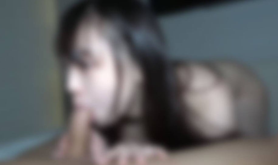 FC2-PPV-4742726 ※19日限定初回80%OFF※【無修】不露臉的最強身材人妻。為瞭深愛的丈夫而努力，所以願意露臉。