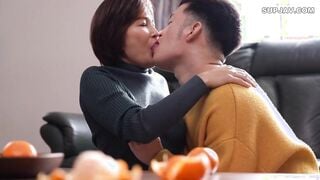 【モザイク破壊】ROE-373 家族皆が巣立った実家で、母と過ごすtidythinの日々―。 桐岡さつき