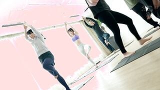 DASS-783 媚薬を盛られ発汗発情！自然と下品ガニ股ジョバジョバお漏らし！ガクガク痙攣敏感ホットヨガ教室 天羽りりか
