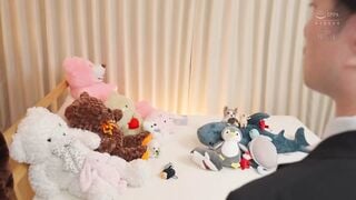 ROYD-260 シン・ぬいペニ現象 恋愛で失敗した僕はぬいぐるみに入っておちんちんを出すことにした。 西元めいさ
