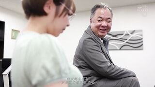 JUR-304C-U 地味眼鏡OLは大嫌いなキモおじ部長にチ〇ポ堕ち…都合の良いイクイク敏感マゾペット 宍戸里帆