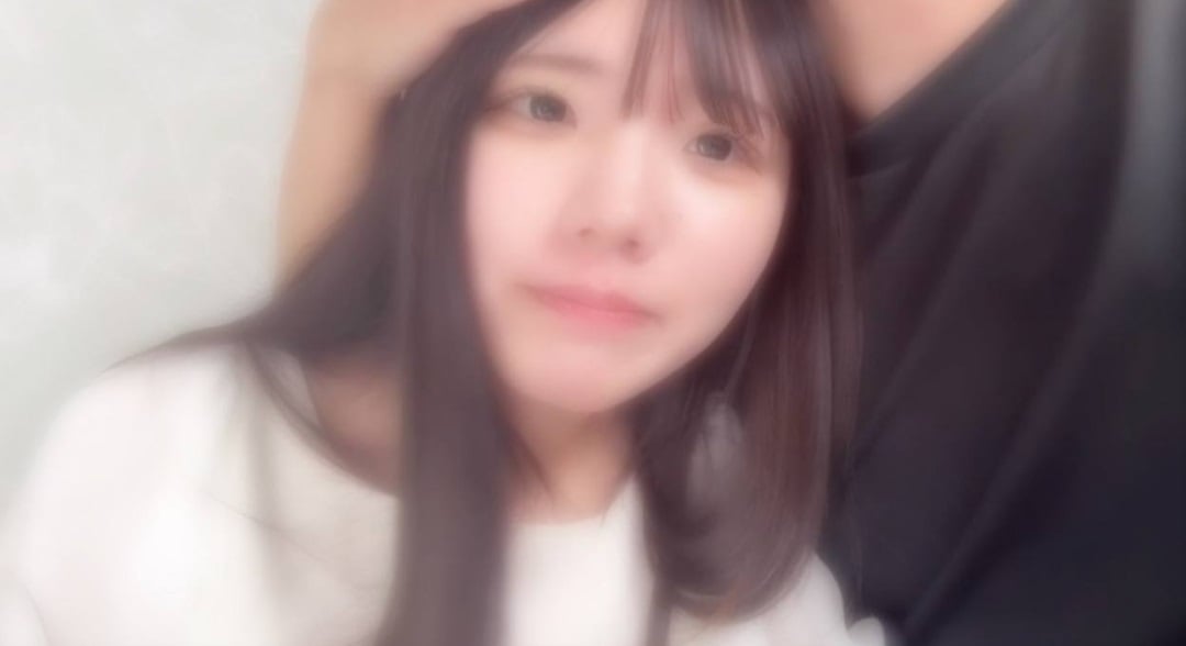 FC2-PPV-4745571 讓人著迷。【無】【中出】擁有偶像般面容的美女，聲音也非常可愛。可能是性格害羞，害羞的樣子特別好。※附贈特典
