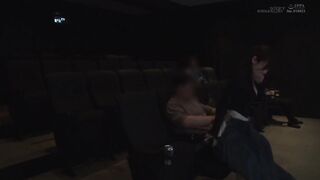 SDAM-083 映画館のレイトショーでうたた寝するお疲れ気味OLを拘束してブランケットの中のねっとり粘着手淫でサイレント失禁イキさせる