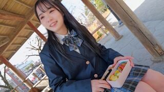 FC2-PPV-4751203 彼氏の為にお弁当を作ってあげる献身的なめちゃカワガール！！しかし彼氏のSEXが下手で全然興奮出来ない！と不満爆発！自分を満足させてくれるデ