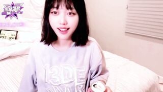 蕉点传媒JDSY-053 社畜大叔偶遇神待少女