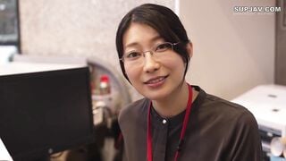 【モザイク破壊】SDJS-312 業務を抜け出してイキまくる秘書 デカチン 玩具オナニー オイルプレイ 3P 総務部秘書課 守屋よしの