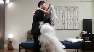 CEAD-175 人妻宅飲み卑猥サービス始めました2 丘咲エミリ