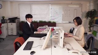 【モザイク破壊】SHKD-968 どうしよう！私に気がありそうな後輩と二人きり、オフィスに閉じ込められてしまった。 平井栞奈