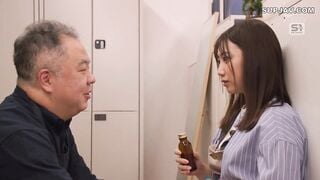 【モザイク破壊】SONE-718 媚薬とデカチンがあればキモオジでも彼氏持ちの清楚女子を最も簡単に堕とせてぐっちゃぐちゃにできるよ 夏空りか