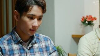 HUNTC-359 父の再婚で急に家が暗くなった！？突然出来た家族が全員地味過ぎ！義母は地味隠れ巨乳で義姉は喪女ニート！更に義妹は腐女子ゲーマー！仲良くなれる気がしないと
