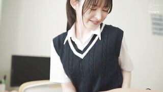 IPZZ-694 天真爛漫な制服美少女は趣味:フェラチオに夢中すぎて今日も校内でおしゃぶり三昧 山田鈴奈
