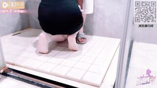 香蕉秀XJX0158 无耻叔叔诱骗姐妹花上套 下集