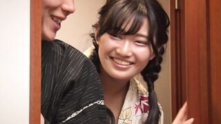 AWAW-006 お祭りの後は浴衣女子と宅飲みしながら乱痴気騒ぎ！家に集まりお酒をのんで乱痴気騒ぎ！当然着崩れパンツ丸出し！ムラムラした男たちが襲いかかってもこの日だけは