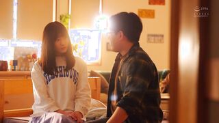 EBWH-260 初めて出来た彼女を脱がしたら…着衣から想像できない物凄いスリム美白巨乳 大興奮の僕は性欲尽きるまでハメまくった 設楽ゆうひ