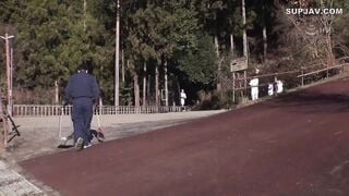 【モザイク破壊】NHDTC-081 「おしっこ見るの好きなら舐めてみる？」野ションを覗かれた男を捕まえ飲尿クンニさせる運動部女子