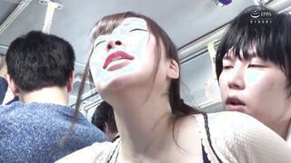 SW-621 満員バスで人妻のボインが僕の体に密着して即反応しちゃった。勃起したチ○コが奥さんの股間にぶち当たってくるので性欲が引火してしまい思わず握りしめていた奥さん。