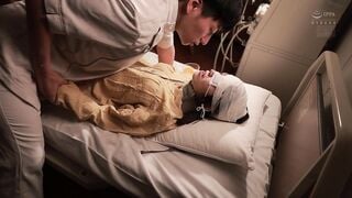 HMN-739 彼女の入院NTR いつもお見舞いに来る彼氏が帰った後に身動き取れない骨折彼女をベロキス中出し治療し続けてたら俺の唾液とチ○ポの虜に！！ 倉本すみれ
