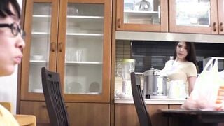 SW-628 近所の奥さんのミニスカ美巨尻が階段の目の前に！わざとなのか無防備なのかパンチラ尻突き出して僕のこと誘ってるんでしょ？！思わずぺsoンめくって怒張チ○コをメリ