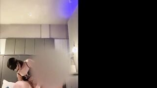 FC2-PPV-4766597 スマホショップ店長　中出しダメと言われたが少し中出しした