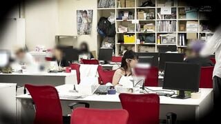 SDJS-334 会社で服を着ていないのは一人だけ！ハダカの尊さを身をもって学ぶ SOD女子社員 全裸業務 タオル一枚男湯入ってみませんか？ミッションテストプレイ編 社内