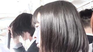 SW-633 満員バスで黒パンストむちむち尻が通学中の僕のチ○コに触れて即反応！元気すぎる思春期チ○コにムラムラしたお姉さんは握りしめずにはいられない。他の乗客がいるのに