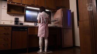 SONE-829C-U 思いやりの人妻介護士はおっぱいに群がるスケベ高齢者たちにおま●こで射精介助の大乱交 奥田咲