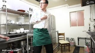 【モザイク破壊】FOCS-262 あざと可愛い爆乳Hcupカフェ店員のノーブラパイズリ誘惑！お客に隠れて不倫沼に堕ちた中年店長と種付けプレスで中出しセックス 似鳥日菜