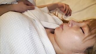 FC2-PPV-4769472 浮気妻の排卵日に大量の中出しデート。欲求不満の奥様は非日常生活を求めて他人の肉棒で快楽に溺れて何度も子宮奥に白いのを注ぎ込んでもらい主人か