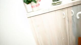 FC2-PPV-4769478 【伝説】マンション共用部で大胆オナニーに大量潮吹き、立バックの音が鳴り響く緊張の1時間　※最後バレました、通報までの一部始終です。