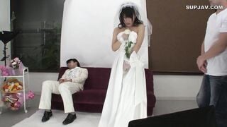 【モザイク破壊】HUNT-856 結婚式前にウェディングドレス姿で記念写真を撮影する幸せ絶頂のカップルの花嫁に『媚薬』、新郎に『眠剤』を飲ませたら、ウェディングドレス姿の