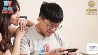 蜜桃传媒EMKY-003 鲁蛇男的反转人生 反转利器在我手 长腿骚逼任我操 米欧