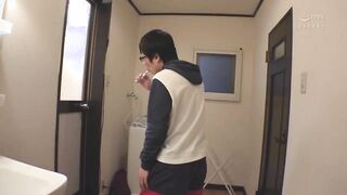 SW-640 親の再婚でやって来た小悪魔姉妹がミニスカパンチラで誘惑！ずっと一人っ子だった僕と同じ屋根の下、わざと目の前で着替えを見せつけたり扉開けっぱなしでオナニー見せ