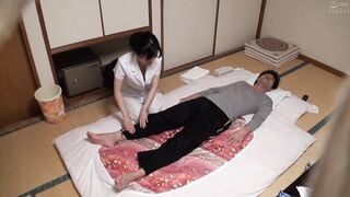 DBNK-080 おばさん施術師しかいないけど、潰れないマッサージ店で本番交渉はできるのか？？4時間
