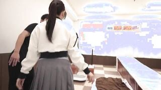 KING-302 素人バラエティ ボーリング女子が己のケツでストライクを狙え！デカ尻ボーリングチャレンジ！ローションぬるべちょ滑走快感で肛門ヒクヒク！ガータ―出したら即ハ