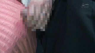 SW-645 満員バスで人妻のボインが思春期学生の体に密着！即反応する元気チ○ポで奥さんの性欲に火がつき思わず握りしめ、他の乗客がいるのに車内でズッポリ挿入させられちゃっ
