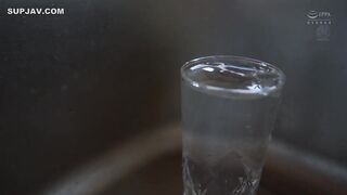 【モザイク破壊】JUL-786 専属・本田瞳の本気イキ！！連続絶頂に乱れ堕ちる…！！ 密着中出しセックス ～バーで知り合った常連客と行きずりの不倫性交～