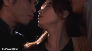 【モザイク破壊】JUR-369 ハプニングバー人妻NTR 「あなたのためよ…」と言っていた妻がいつしか群がる男たちに夢中になっていた。 白石茉莉奈 藤井レイラ