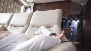 JUR-490 汗ほとばしる人妻の圧倒的な腰振りで、僕は一度も腰を動かさずに中出ししてしまった。 市来まひろ